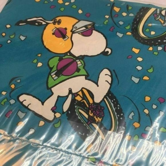 Vintage Hallmark set of 2 Peanuts Snoopy Gift Wrap Paper Bike Sports - Picture 6 of 8